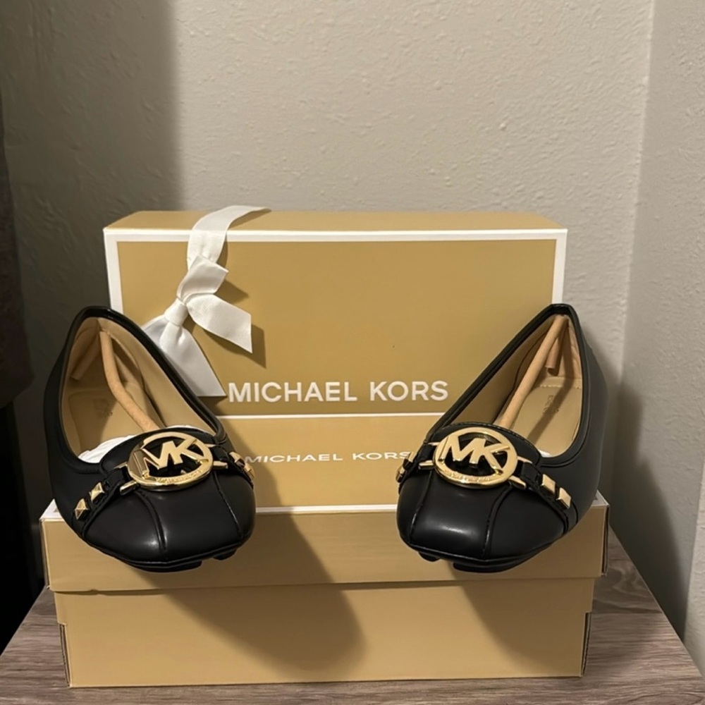 Brand New Michael Kors Pumps/flats in original box and gift box. - Picture 1 of 5